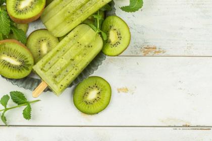 021年夏至出生的女孩缺金取什么名字好？"