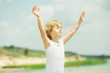 021年夏天五行属火是什么意思？夏天属火可以取什么属性的名字？"