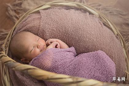 姓李的男孩子取名带什么好听？三个字的名字大全