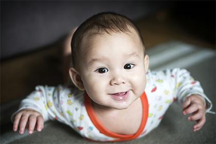 022虎年雨水出生的男宝宝八字缺木取名，阳光帅气的名字"