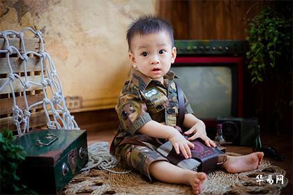 022年10月2日出生的男宝宝缺火取什么名字好听？"