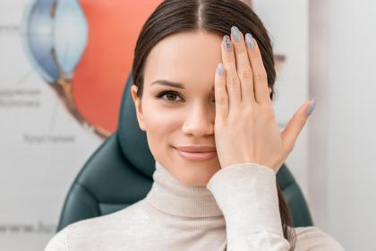 021年农历七月初四日出生女孩起名属水的字有哪些？"