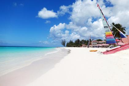 019年8月18号子时出生的女孩五行属什么，如何取好名字"