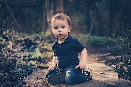 019年七月初四出生的男孩如何起名字，五行属什么"