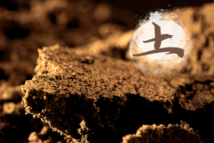 019年九月初七出生的男孩怎么起名字，五行属什么"