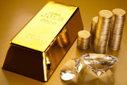 019年7月10号辰时出生的女孩怎么起名，五行是什么？"