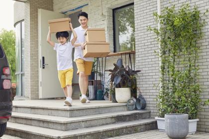 早上八点出生的属羊男孩如何起名，宜用什么字